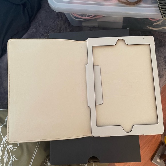 Michael Kors iPad Case - Picture 3 of 3